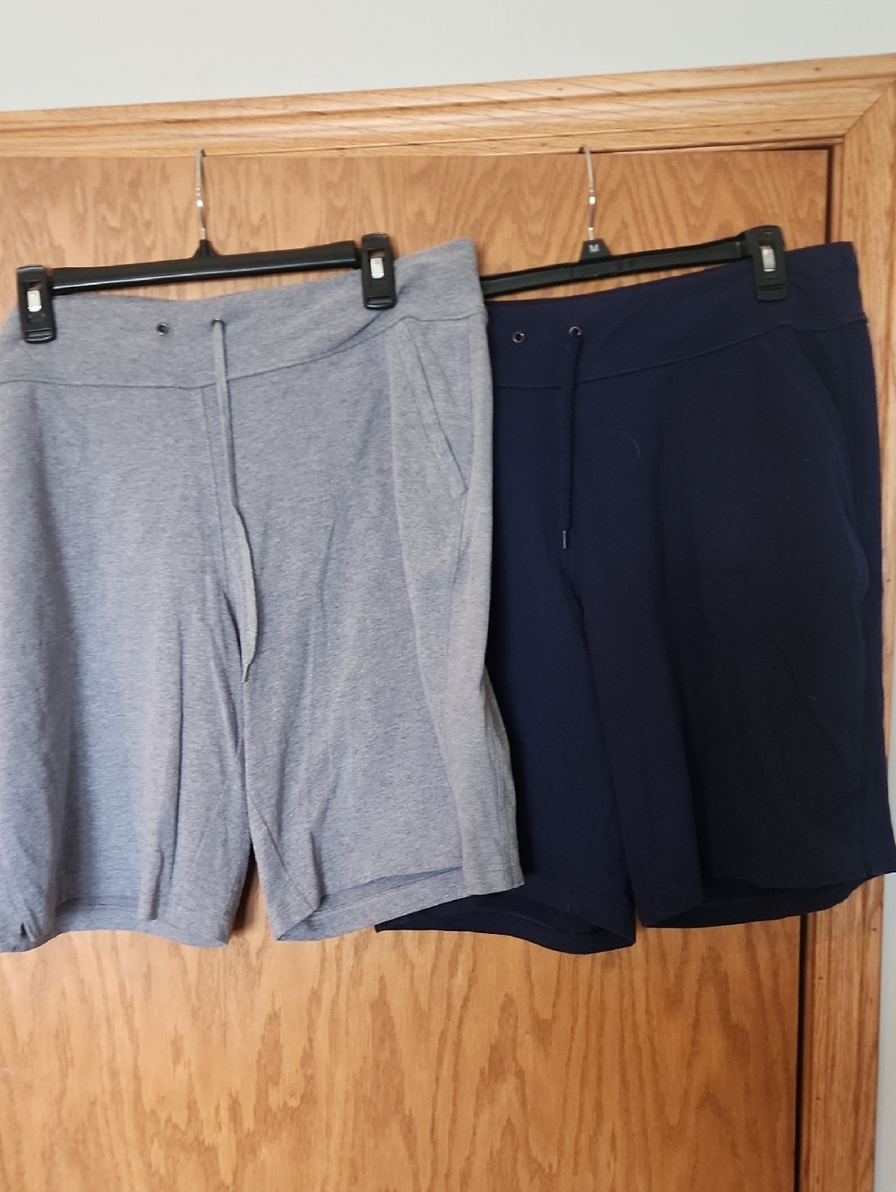 Selling A Pair Of tek gear Women's Knit Drawstring Shorts - Gray & Navy Size Xl